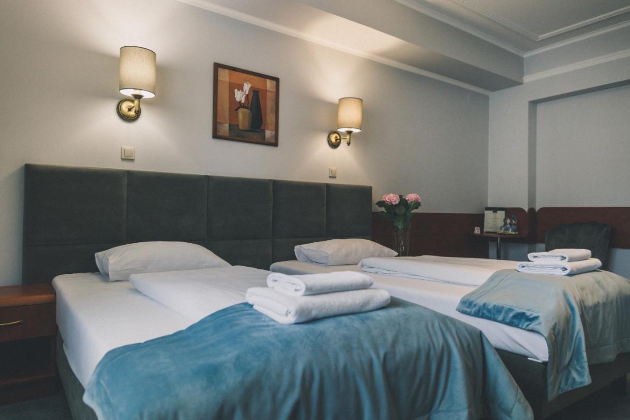 Hotel Czardasz Spa & Wellness Płock Buitenkant foto