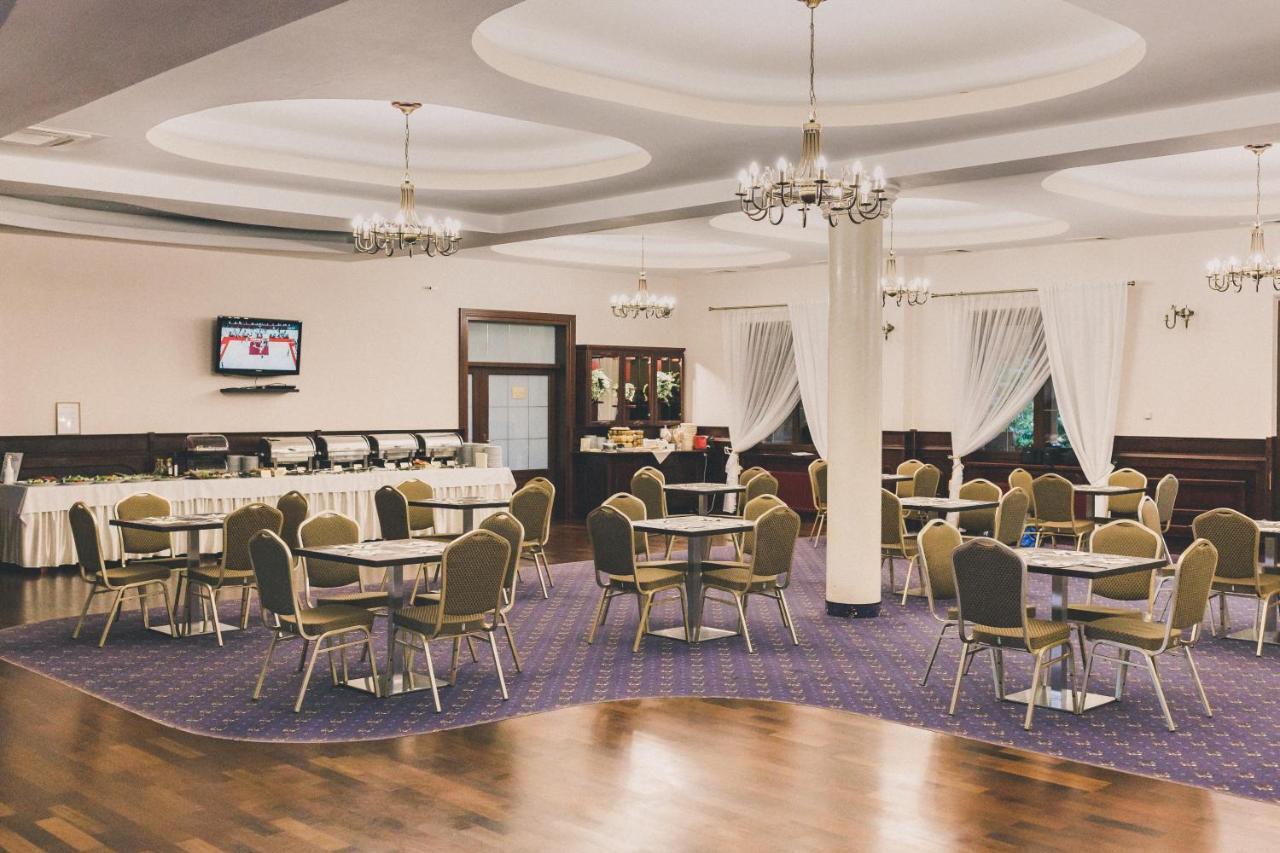 Hotel Czardasz Spa & Wellness Płock Buitenkant foto