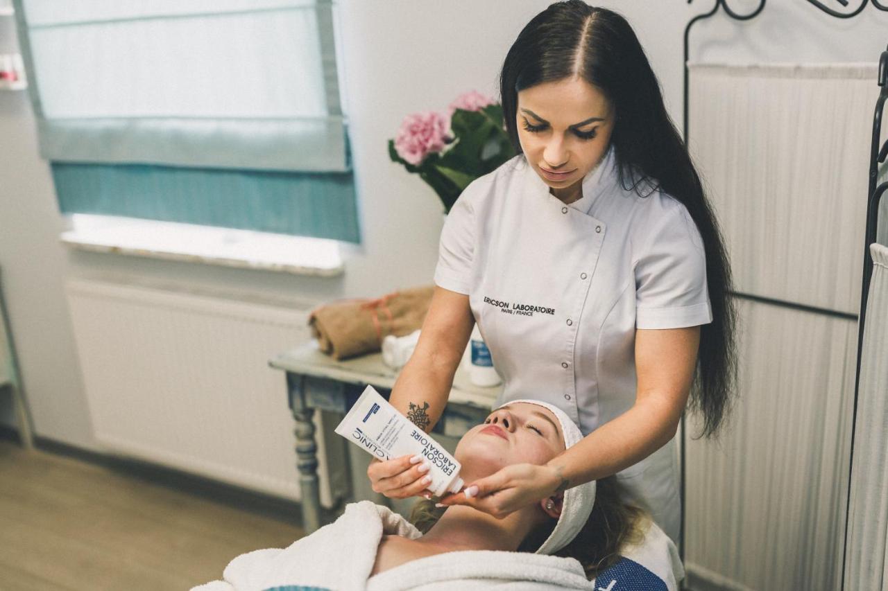 Hotel Czardasz Spa & Wellness Płock Buitenkant foto