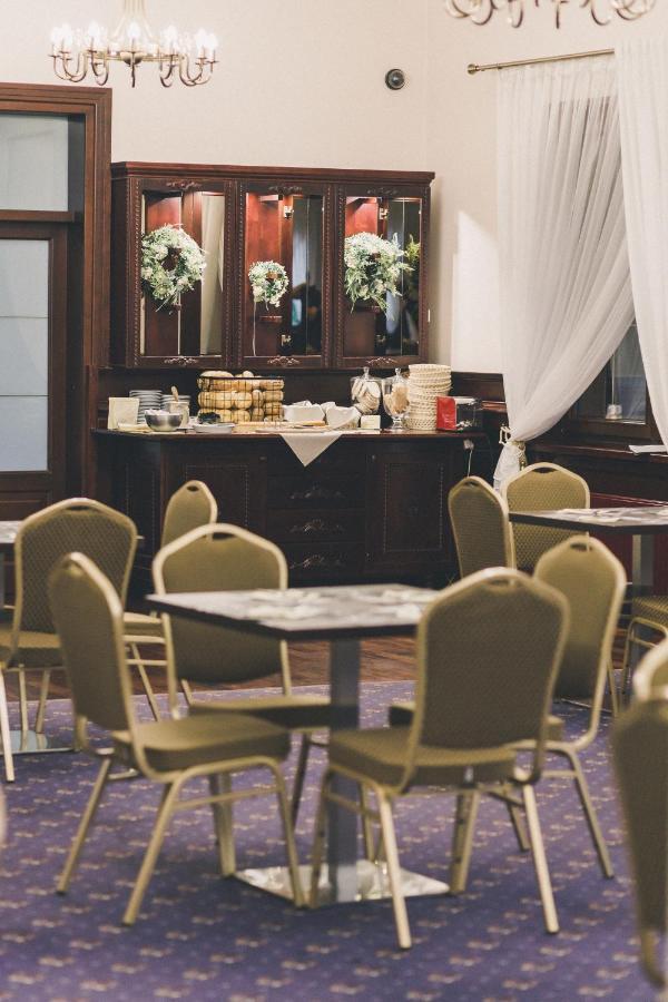 Hotel Czardasz Spa & Wellness Płock Buitenkant foto