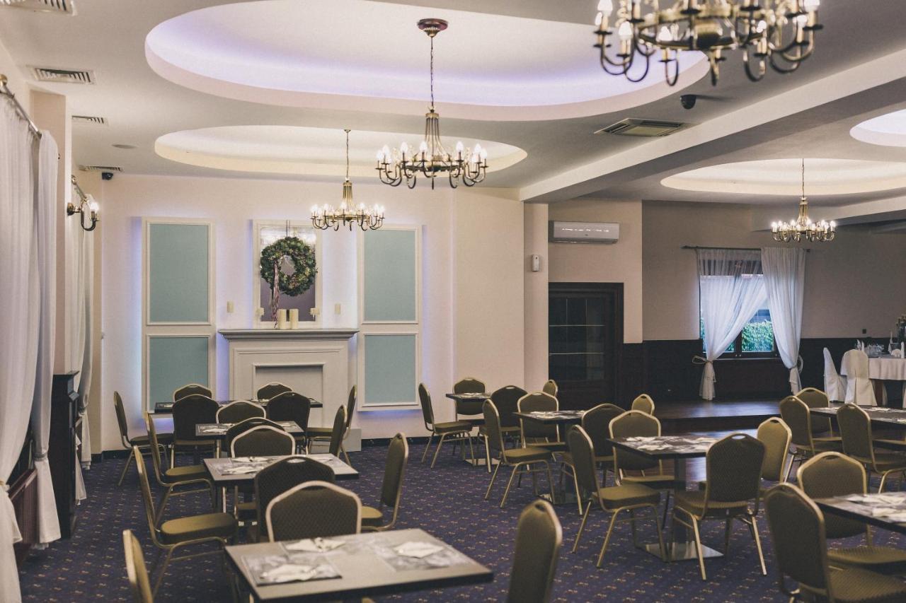 Hotel Czardasz Spa & Wellness Płock Buitenkant foto
