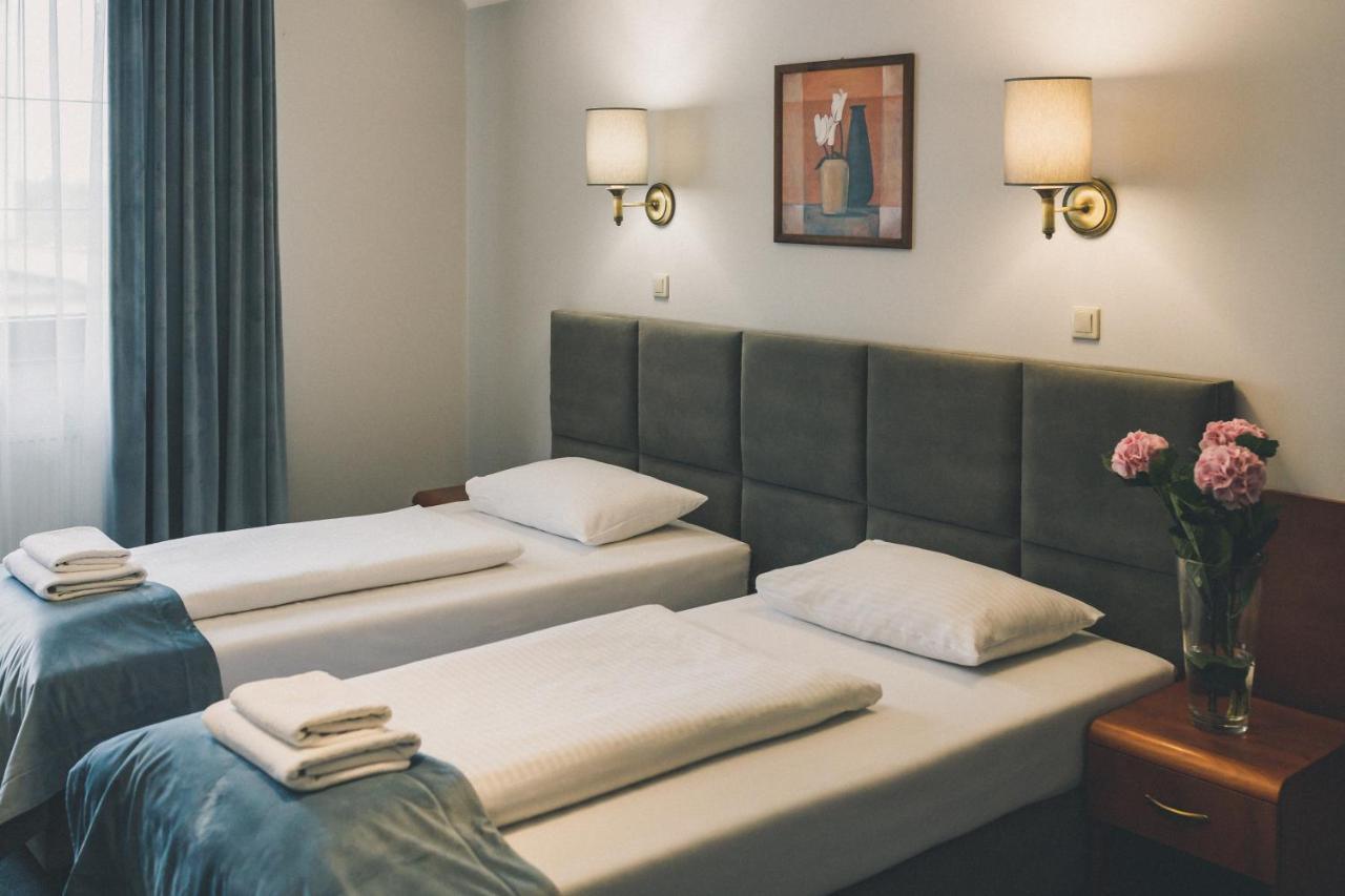 Hotel Czardasz Spa & Wellness Płock Buitenkant foto