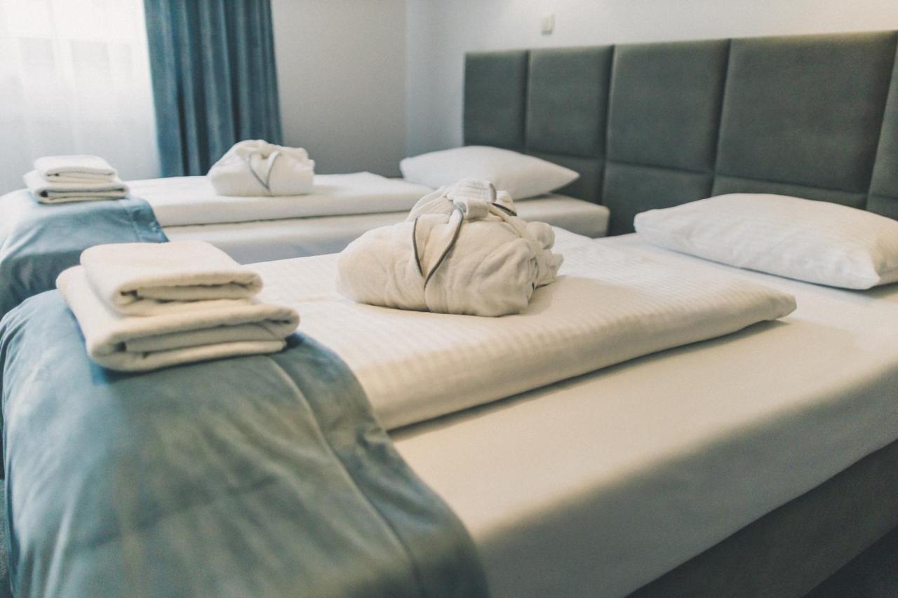 Hotel Czardasz Spa & Wellness Płock Buitenkant foto