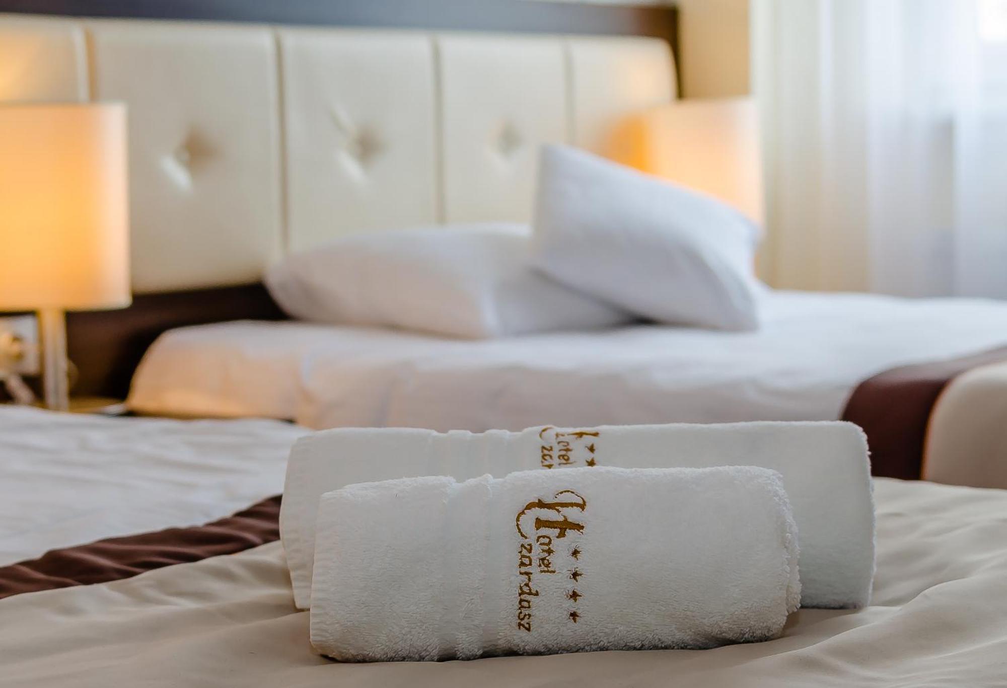 Hotel Czardasz Spa & Wellness Płock Buitenkant foto