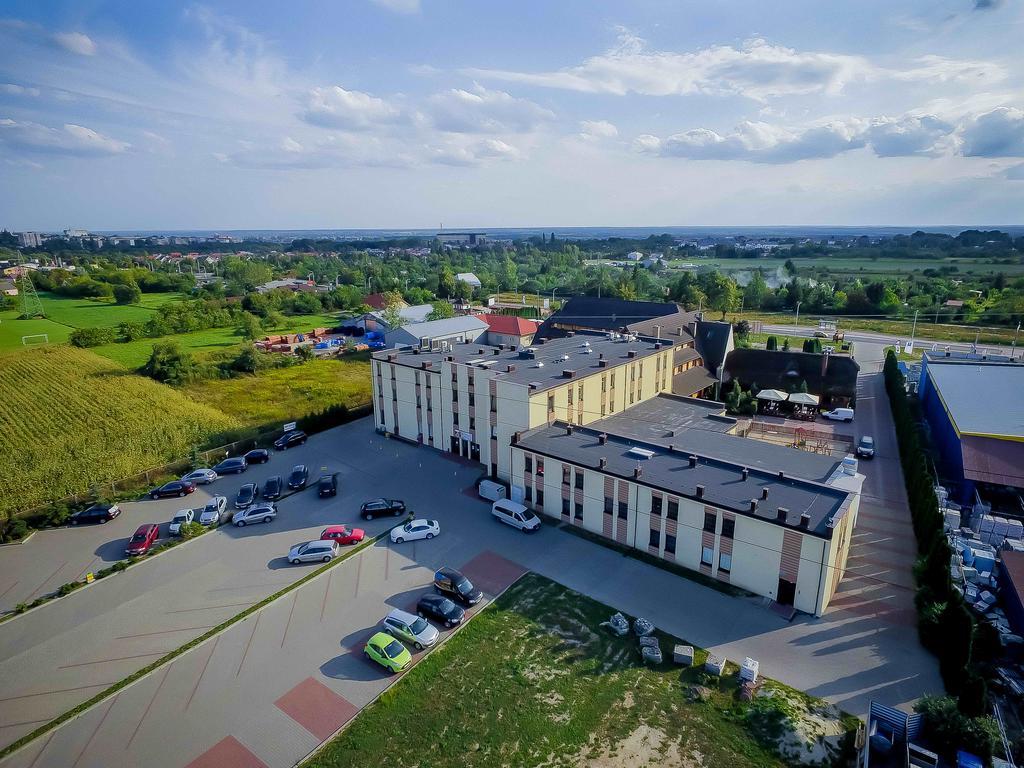 Hotel Czardasz Spa & Wellness Płock Buitenkant foto